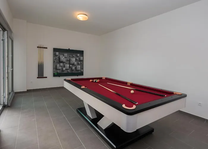 Family Friendly House With A Swimming Pool Posedarje, Novigrad - 24091 Дом отдыха