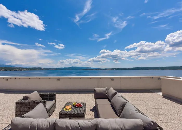 Дом отдыха Family Friendly House With A Swimming Pool Posedarje, Novigrad - 24091 *