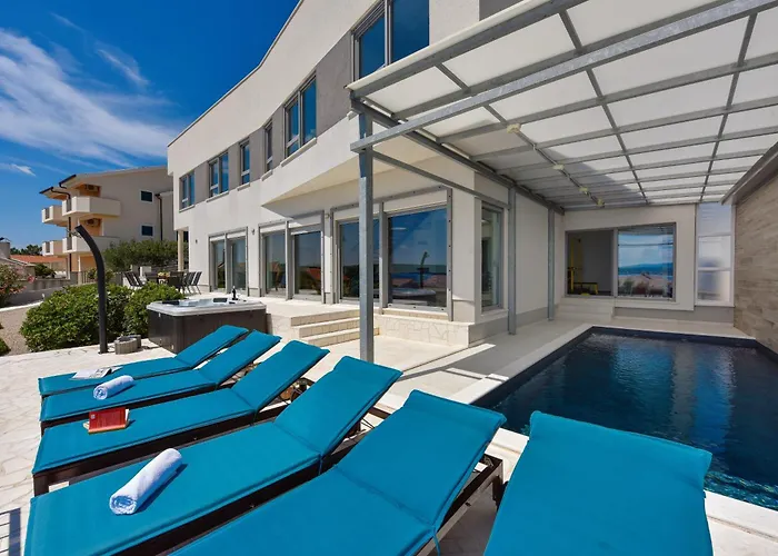 Family Friendly House With A Swimming Pool Posedarje, Novigrad - 24091 Posedarje