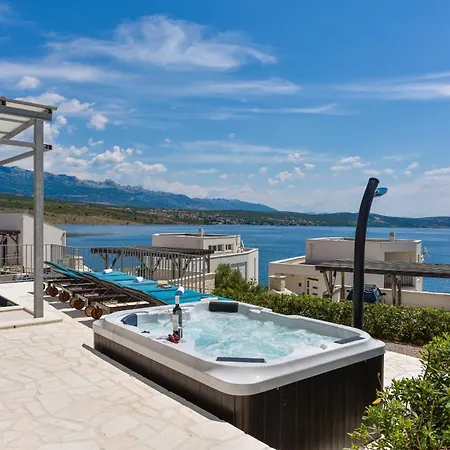 Prázdninový dům Family Friendly House With A Swimming Pool Posedarje, Novigrad - 24091 Posedarje