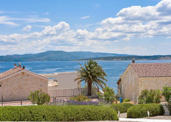 Family Friendly House With A Swimming Pool Posedarje, Novigrad - 24091 بيت للعطل بوسيدارجي