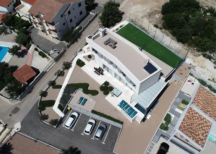 Family Friendly House With A Swimming Pool Posedarje, Novigrad - 24091 *
